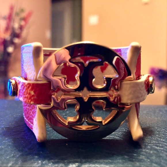 TORY BURCH Orang floral Reva Logo Leather Cuff Bracelet - Picture 3 of 13